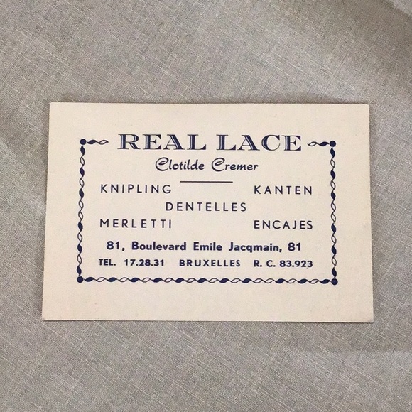 Round Lace Vintage tablecloth & 6 napkins - Picture 4 of 6